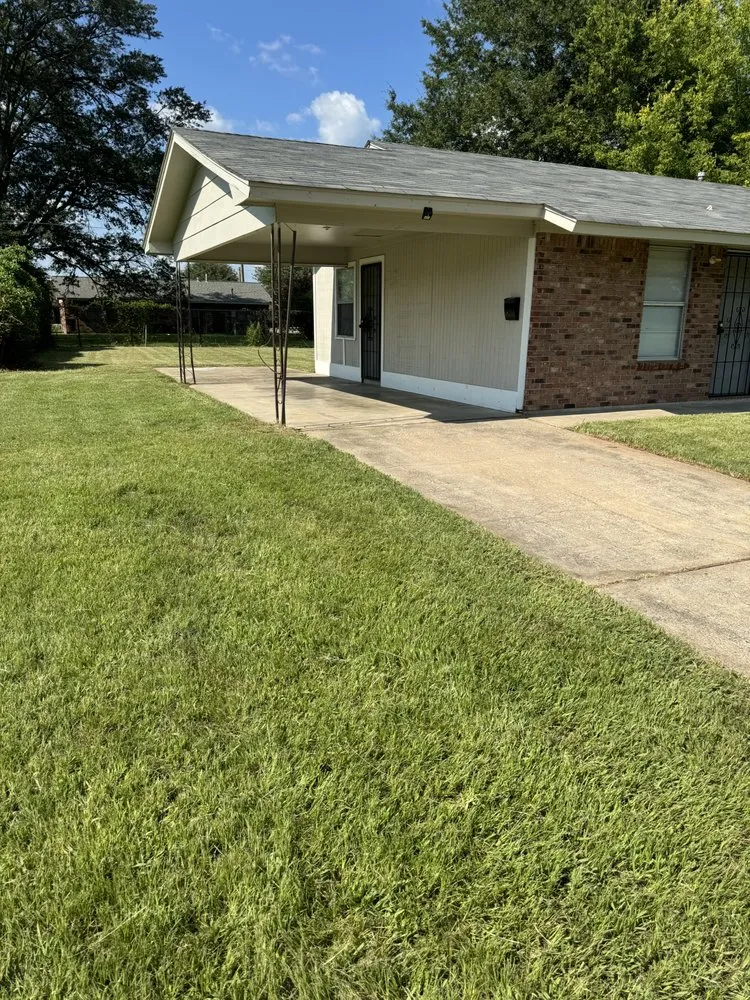 Local lawn care service for homes across Warren, AR - Elite Cutz