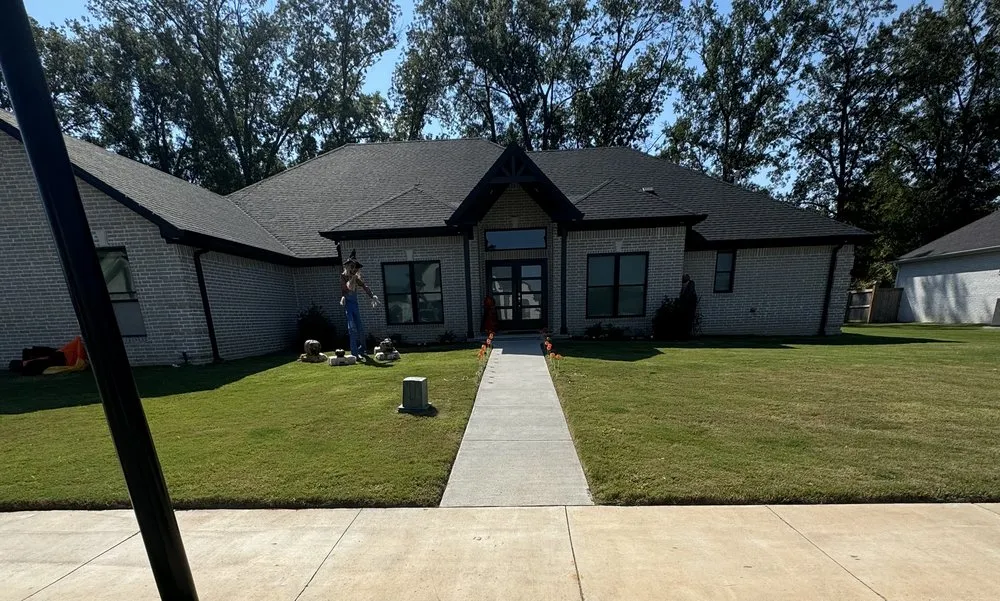 Trusted lawn care service in Warren, AR - Elite Cutz