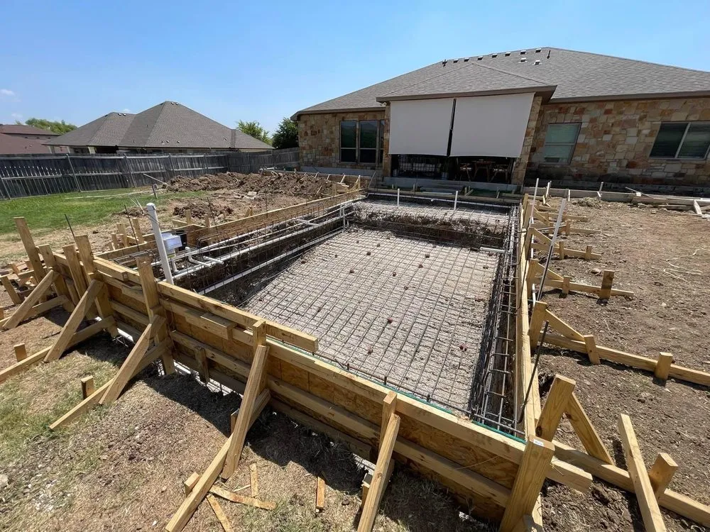 Top-rated lawn care service with custom design across Leander, TX - Elite designs & construction