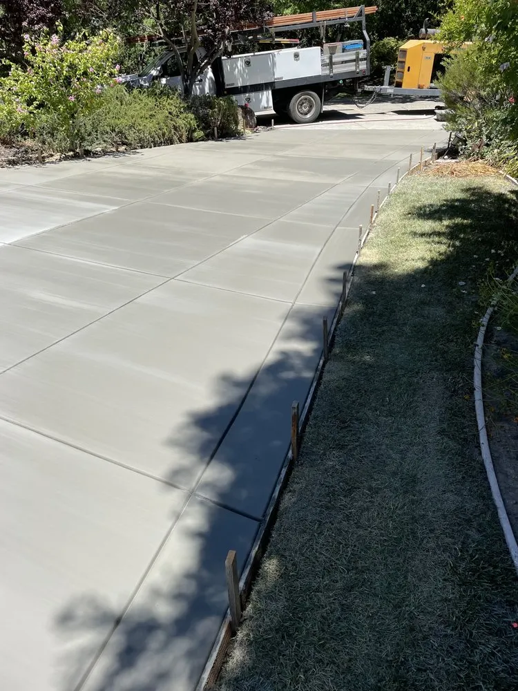 Reliable lawn mowing service in Pittsburg, CA - Elite Development Builders