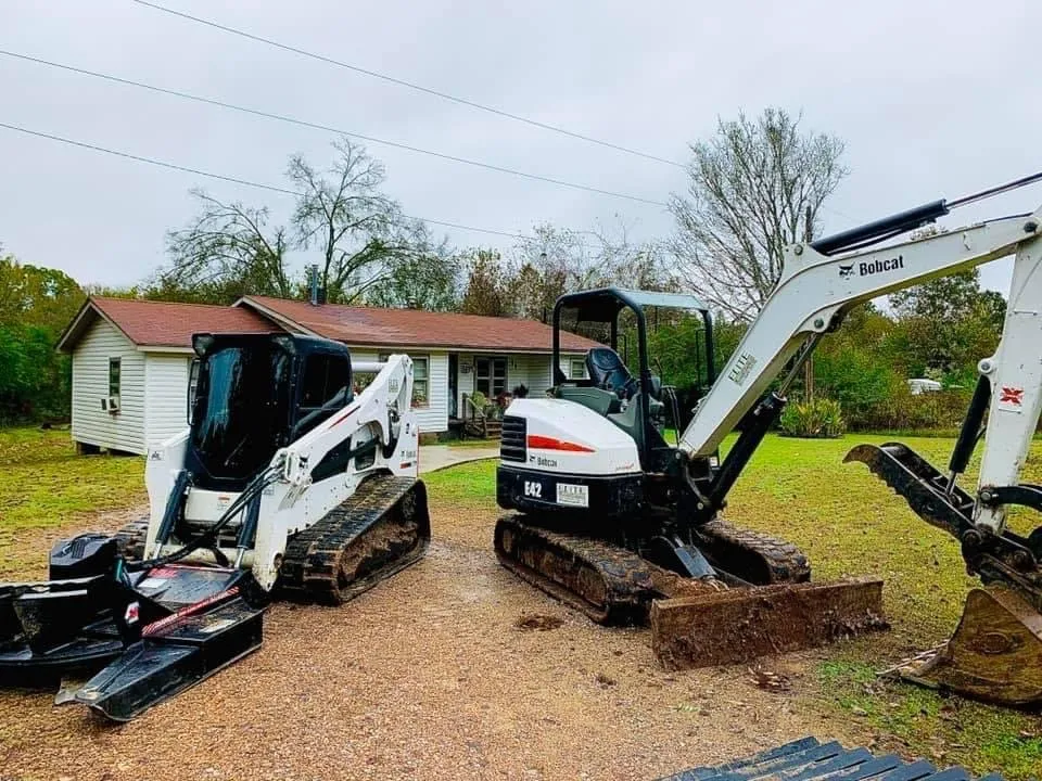 Reliable yard maintenance in Hernando, MS by Elite Earthworks