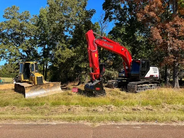 Custom lawn mowing service in Hernando, MS by Elite Earthworks