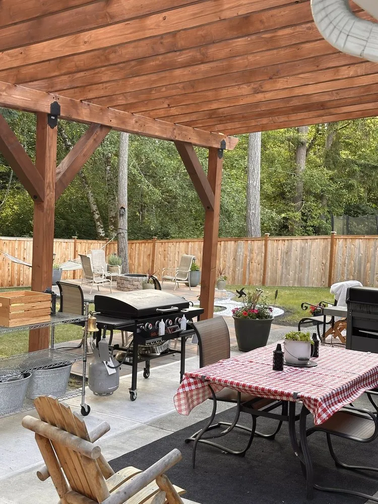 Expert lawn mowing service experts serving Silverdale, WA - Elite Fencing and Landscaping