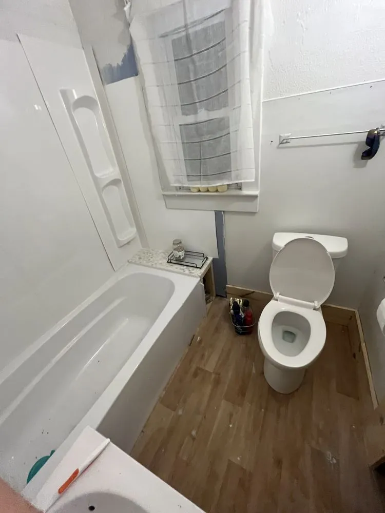 Professional yard maintenance for beautiful yards across Eureka, CA - Elite Flooring