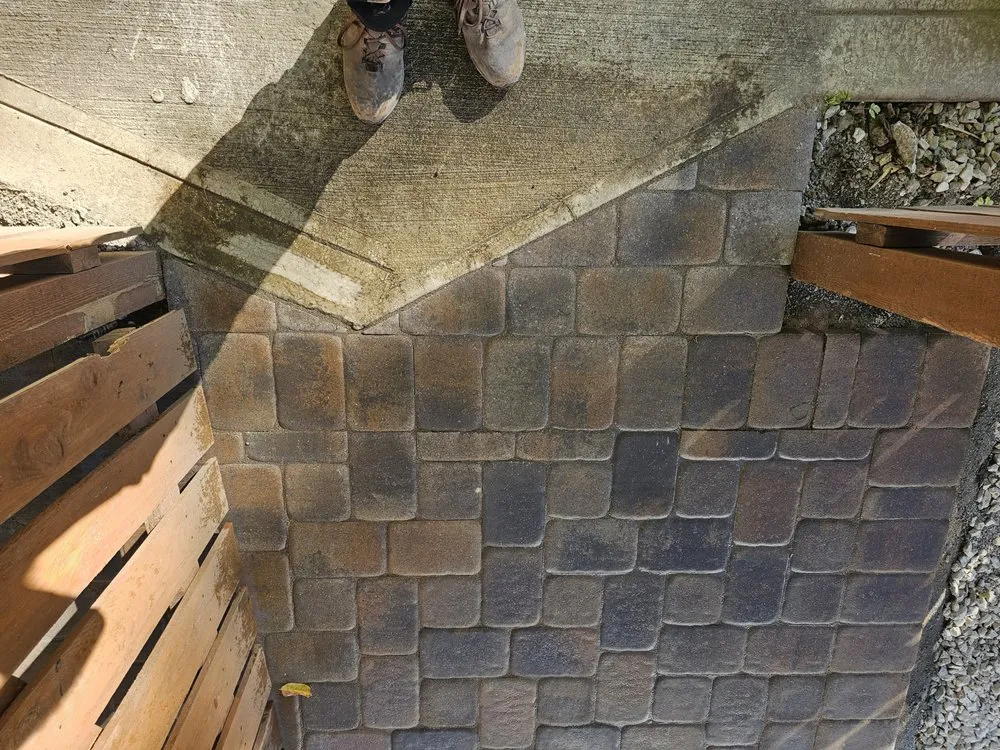 Affordable garden landscaping for beautiful yards in Upper Arlington, OH by Elite Gardens Paito And Landscape