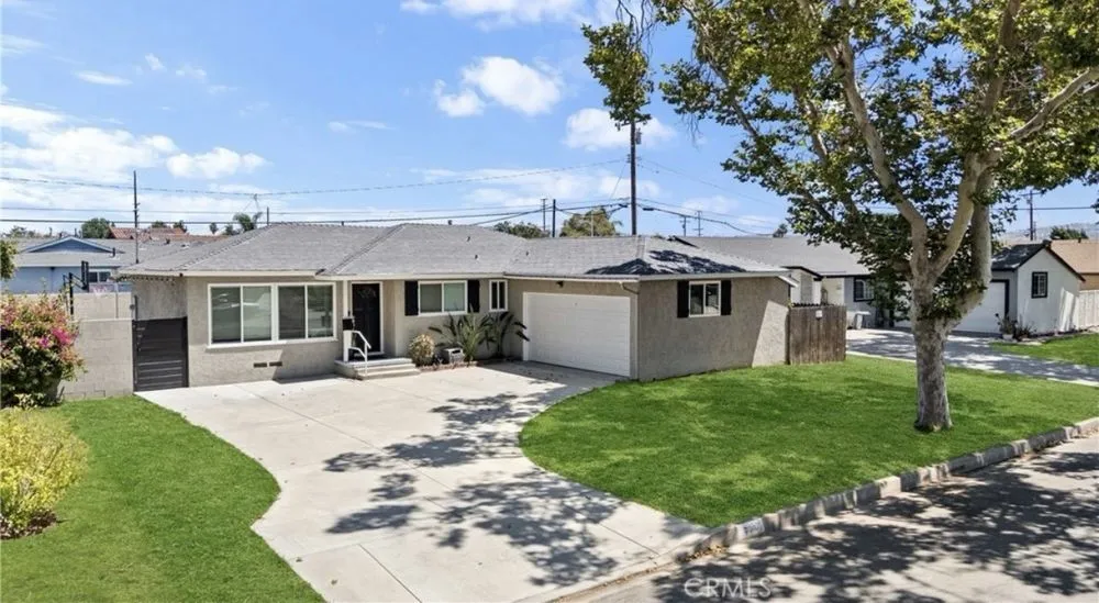 Custom landscape installation for homes in Fullerton, CA by Elite Green Lawn Painting