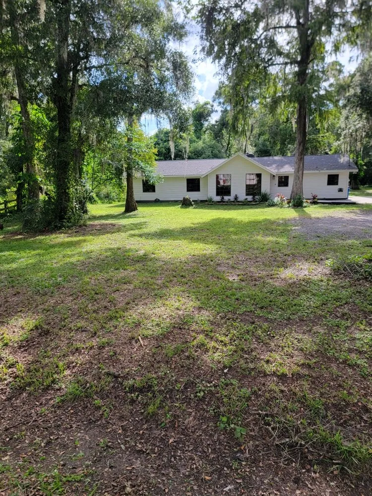 Professional yard cleanup service experts serving Plant City, FL - Elite Ground VI