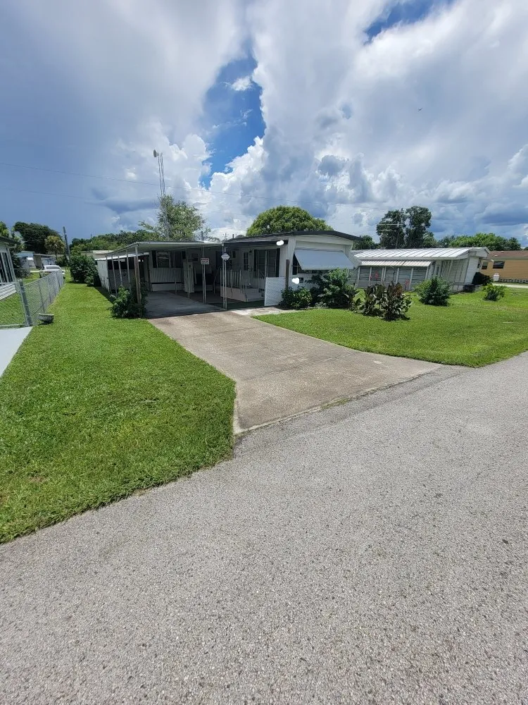 Affordable residential landscaping for beautiful yards across Plant City, FL - Elite Ground VI