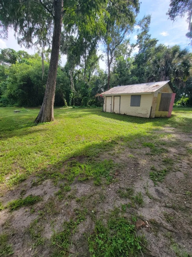 Affordable landscaping services in Plant City, FL by Elite Ground VI