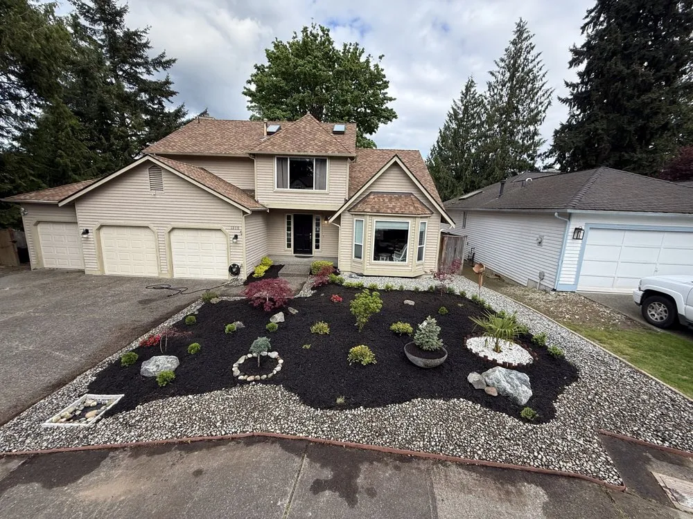 Custom yard cleanup service for beautiful yards in Seattle, WA by Elite Hardscape Solutions