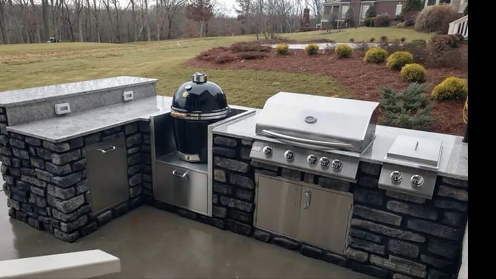 Custom lawn care service experts serving Bowling Green, KY - Elite Hardscapes