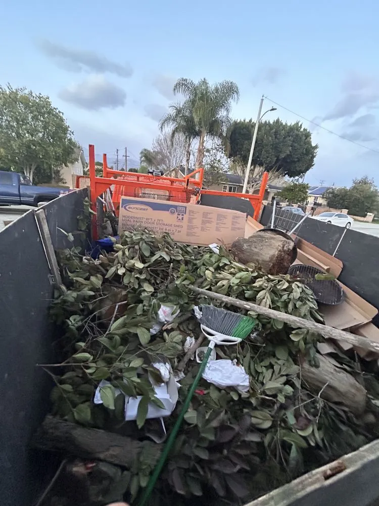 Local residential landscaping experts serving El Monte, CA - Elite Junk Removal