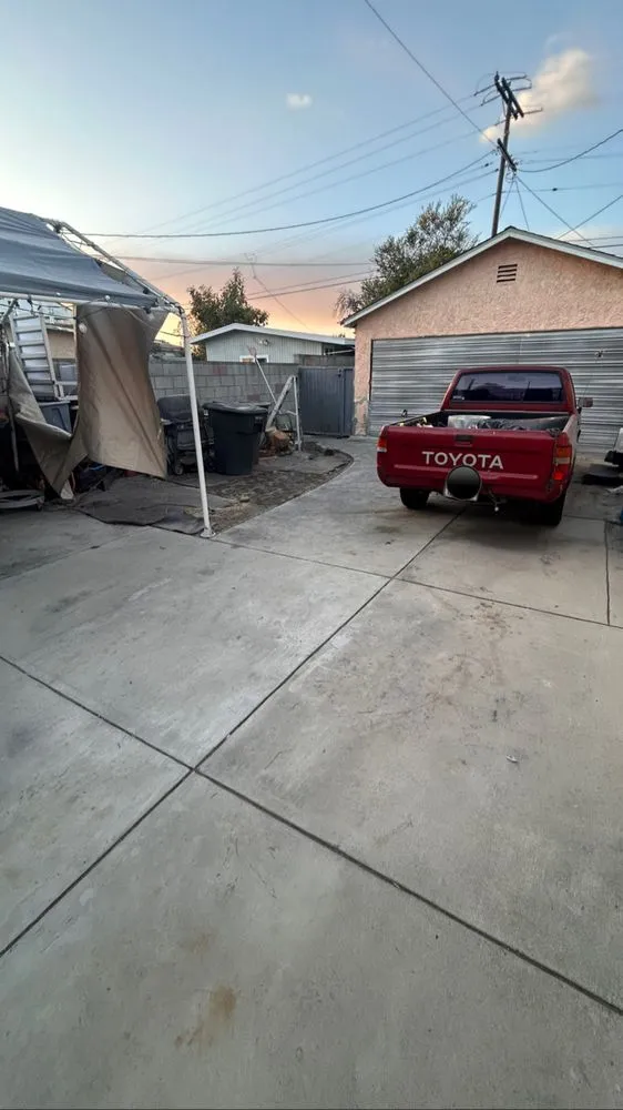 Reliable lawn care service for homes in El Monte, CA by Elite Junk Removal