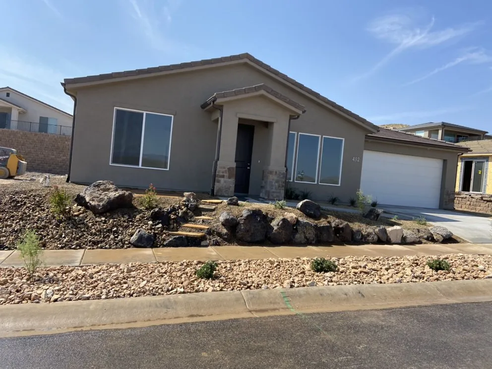 Custom yard maintenance with custom design in St. George, UT by Elite Landscape & Maintenance