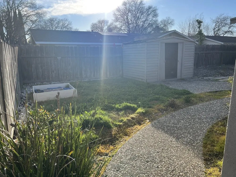 Top-rated garden landscaping for year-round maintenance in Merced, CA by Elite Landscape