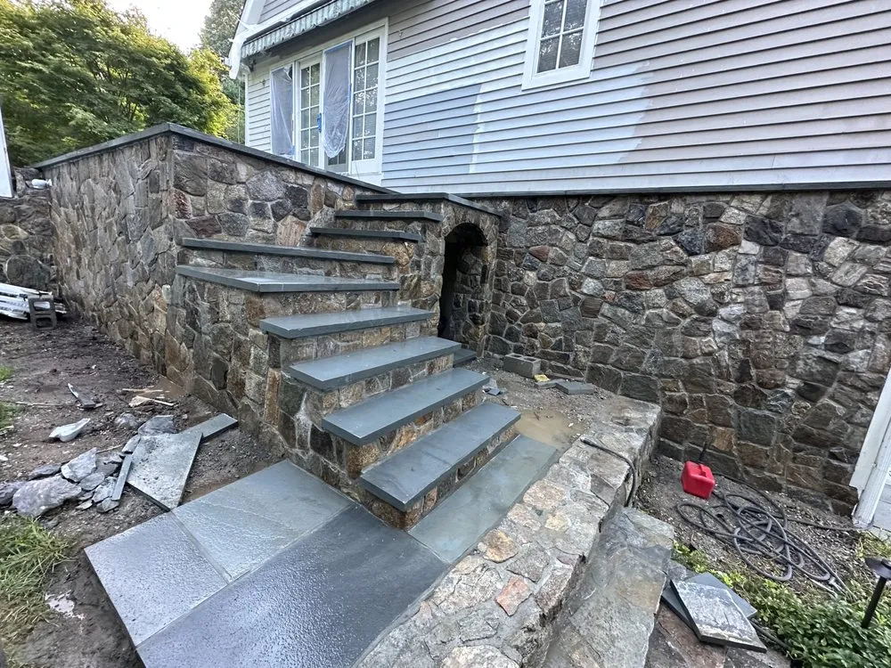 Reliable yard maintenance in Norwalk, CT by Elite Landscape