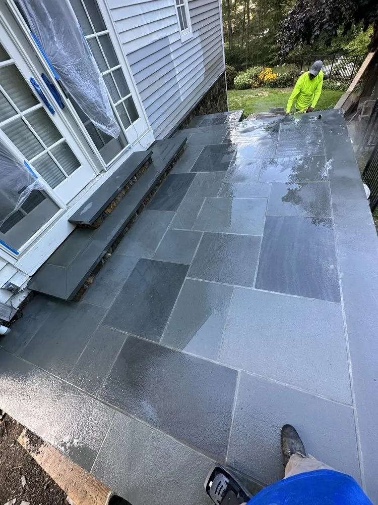 Top-rated lawn care service in Norwalk, CT by Elite Landscape