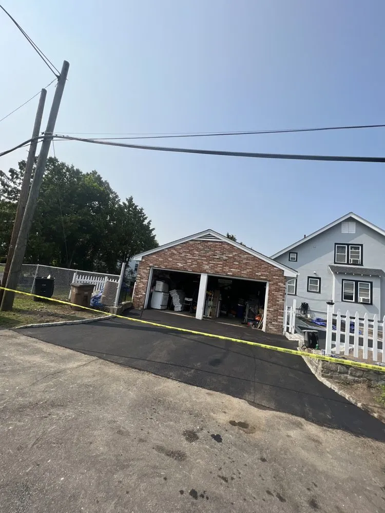 Custom lawn mowing service experts serving Norwalk, CT - Elite Landscape