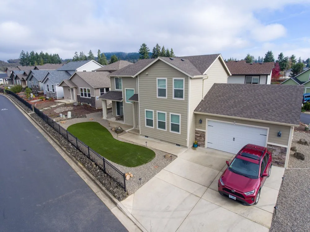 Expert landscaping services near you in Roseburg, OR by Elite Landscape Services