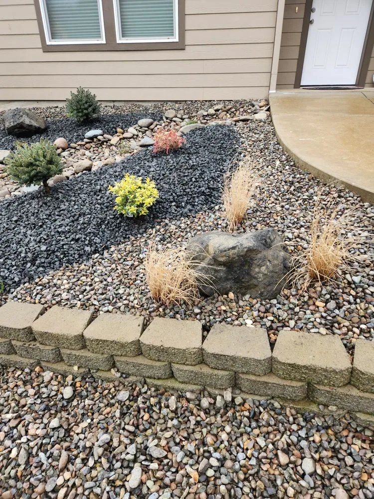 Custom yard cleanup service experts serving Roseburg, OR - Elite Landscape Services