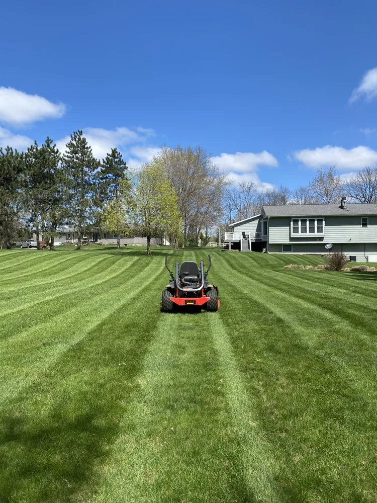 Local yard maintenance in Charlotte, MI - Elite Landscapes