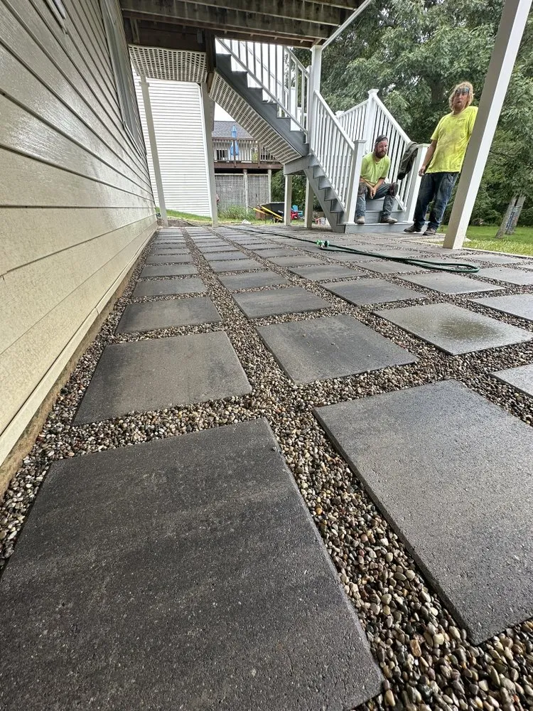 Custom landscape installation experts serving Charlotte, MI - Elite Landscapes