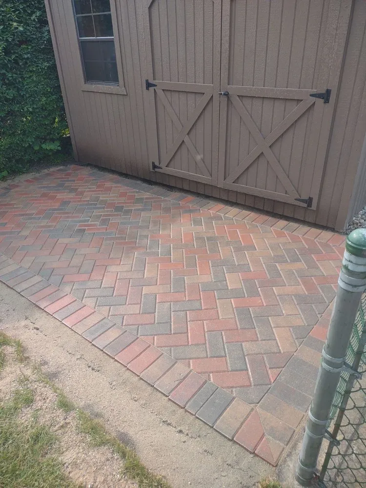 Local garden landscaping in Mishawaka, IN - Elite Landscapes