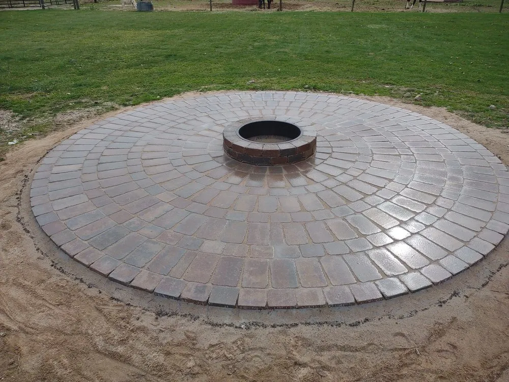 Affordable yard cleanup service in Mishawaka, IN by Elite Landscapes