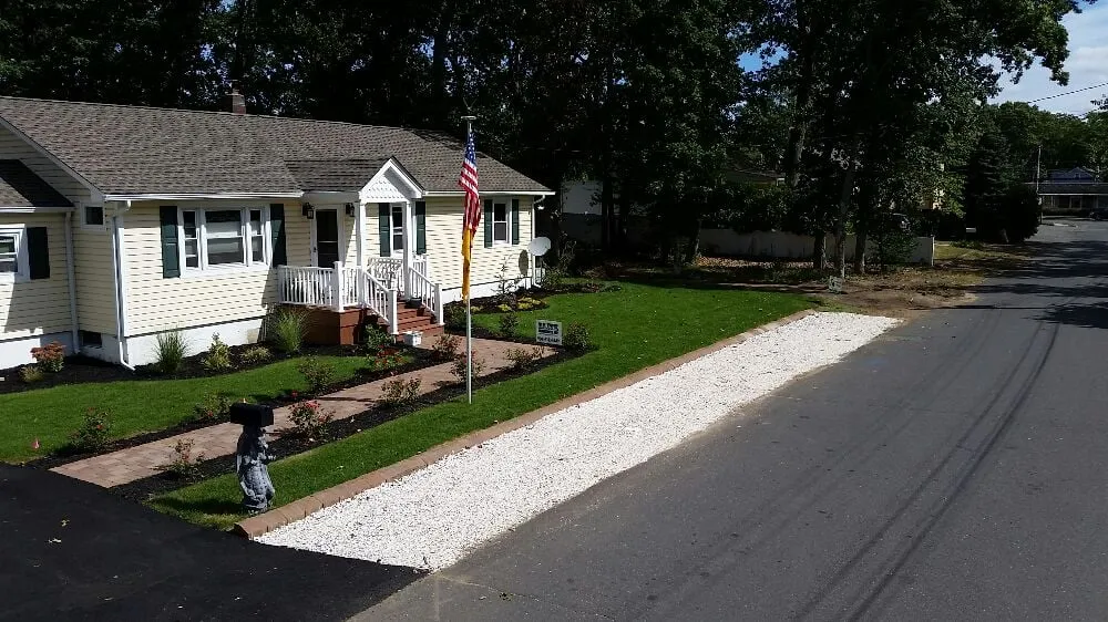 Expert yard maintenance experts serving Spotswood, NJ - Elite Landscapes of NJ