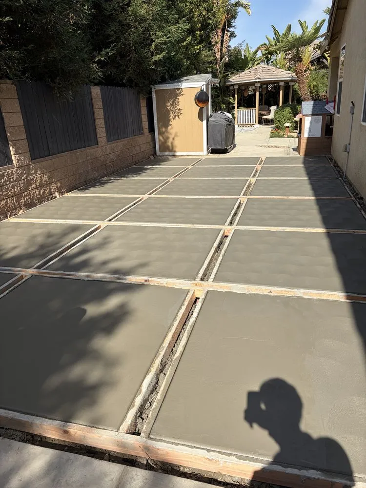 Trusted lawn care service experts serving Bakersfield, CA - Elite Landscaping