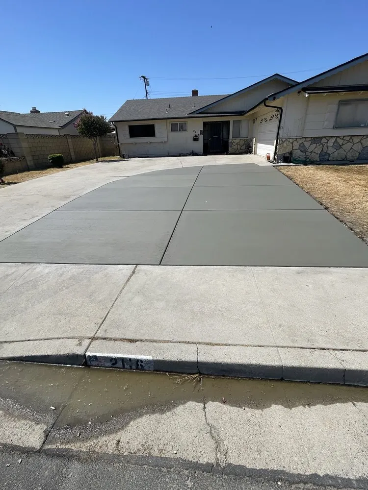 Expert yard maintenance in Bakersfield, CA by Elite Landscaping