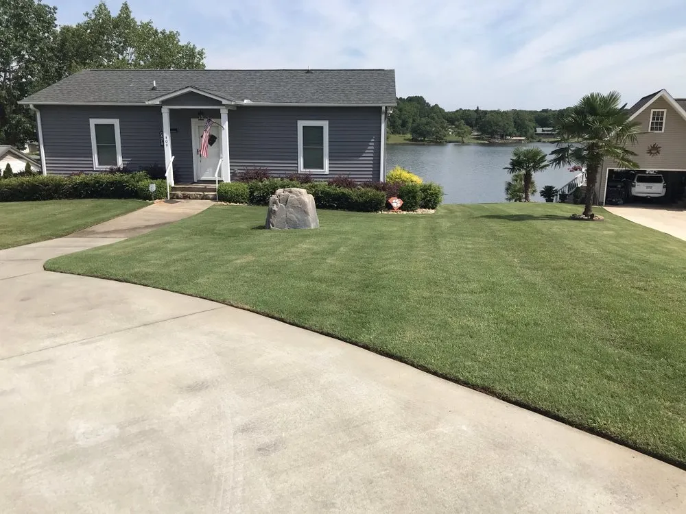 Top-rated garden landscaping in Iva, SC - Elite Landscaping