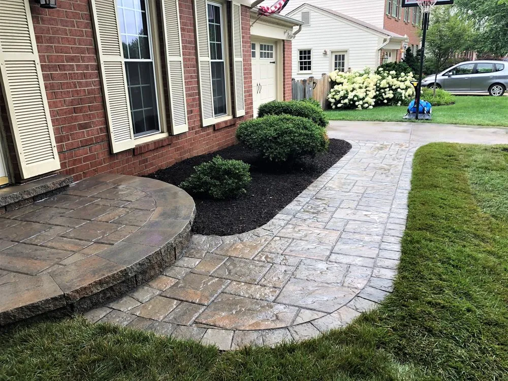 Professional lawn mowing service experts serving Lorton, VA - Elite Landscaping