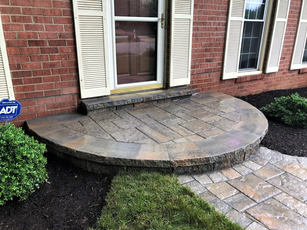 Professional lawn mowing service experts serving Lorton, VA - Elite Landscaping