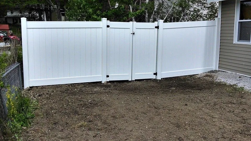 Custom lawn mowing service in Windham, NH by Elite Landscaping