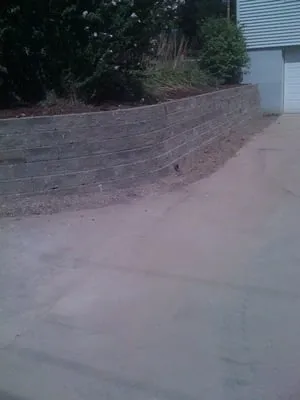 Elite Lawn & Landscaping Logo