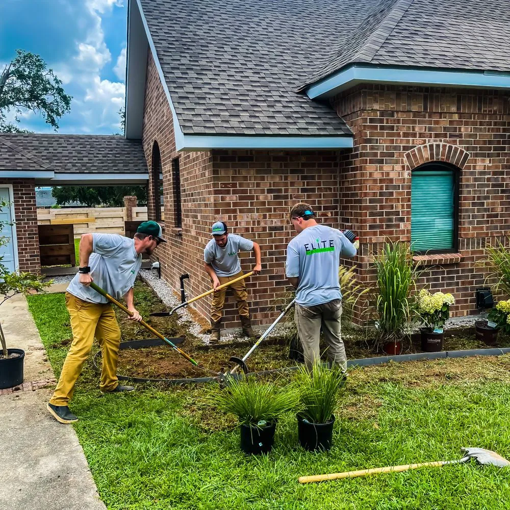 Local garden landscaping experts serving Lafayette, LA - Elite Lawn And Landscape