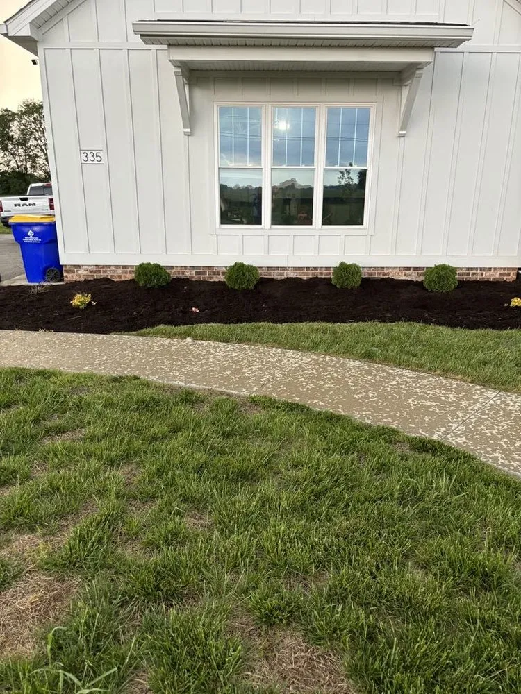 Top-rated yard maintenance experts serving Glasgow, KY - Elite Lawn and Landscaping