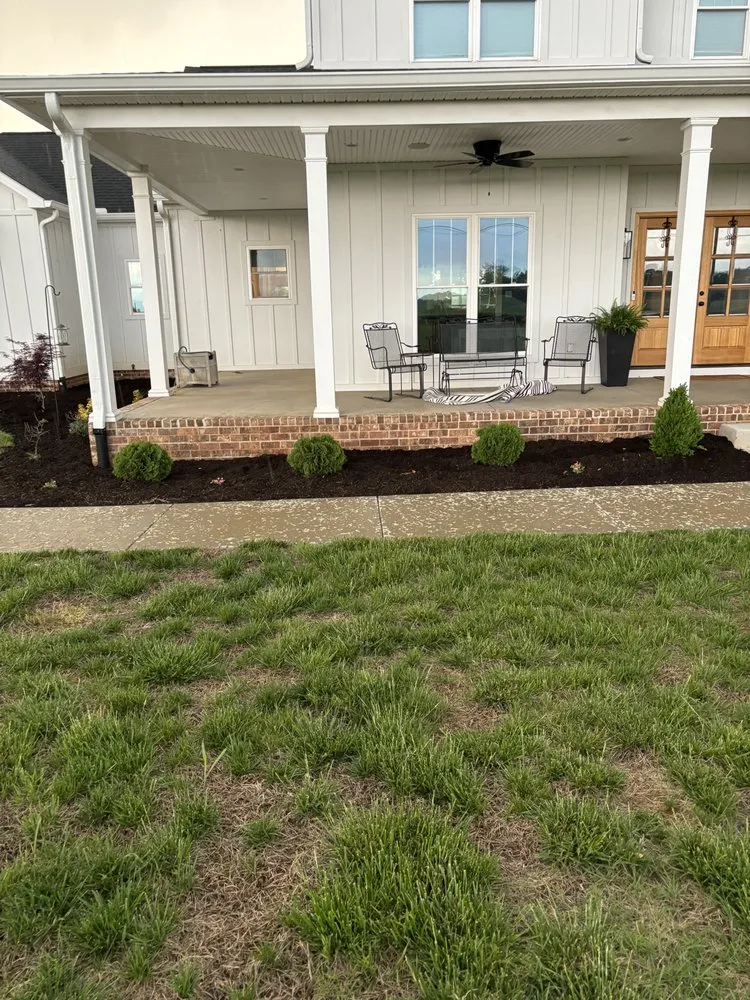 Local yard cleanup service for year-round maintenance in Glasgow, KY by Elite Lawn and Landscaping
