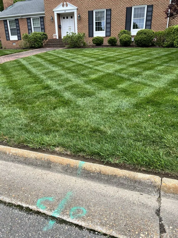 Reliable garden landscaping in Newport News, VA by Elite Lawn and Landscaping