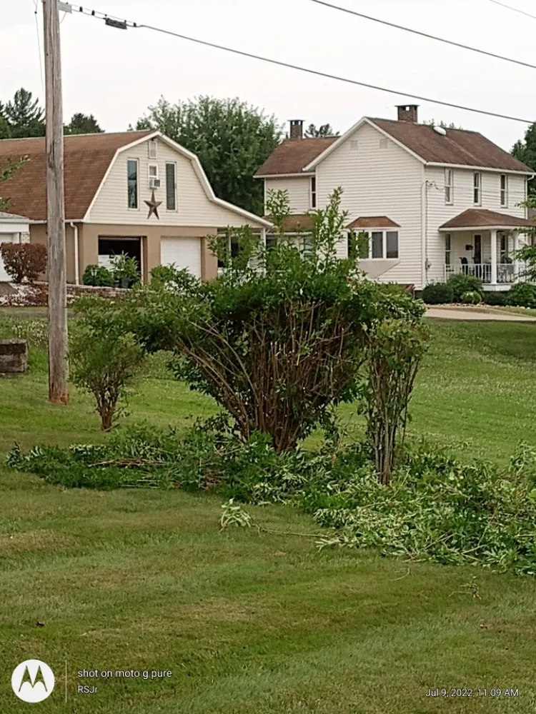 Affordable lawn care service in Dilliner, PA by Elite Lawn Care & Landscaping