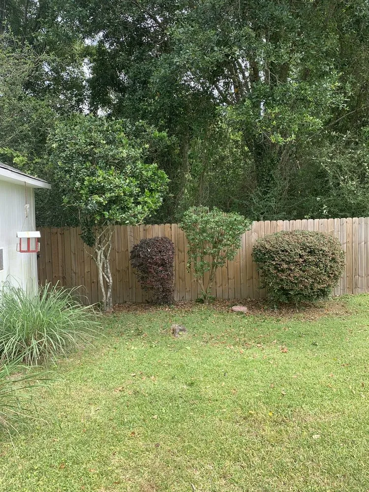 Affordable garden landscaping in Pensacola, FL by Elite Lawn care 850