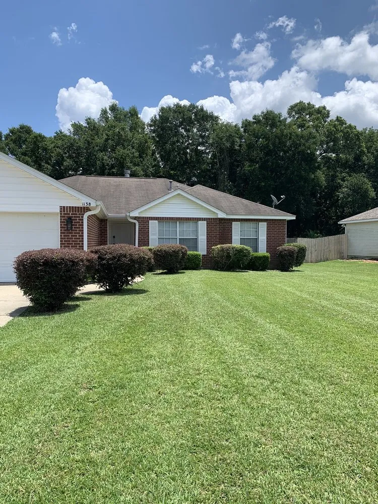 Local landscape installation experts serving Pensacola, FL - Elite Lawn care 850