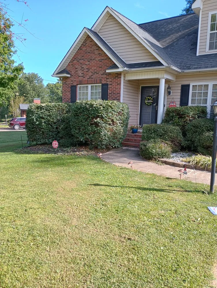 Top-rated residential landscaping experts serving Blacksburg, SC - Elite Lawn Care