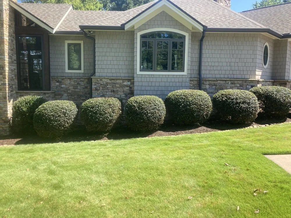 Professional garden landscaping in Hartwell, GA by Elite Lawn Care