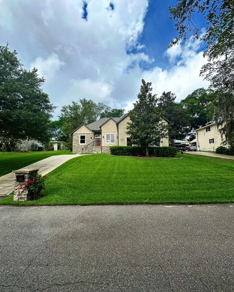 Affordable residential landscaping in Clermont, FL by Elite Lawn Care Services