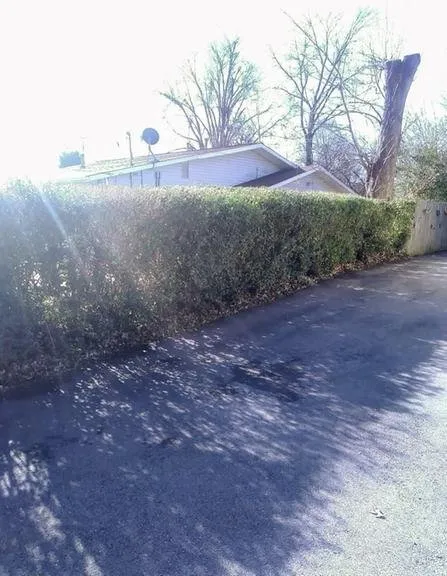 Affordable garden landscaping for beautiful yards across Louisville, KY - Elite Lawn Care Specialists