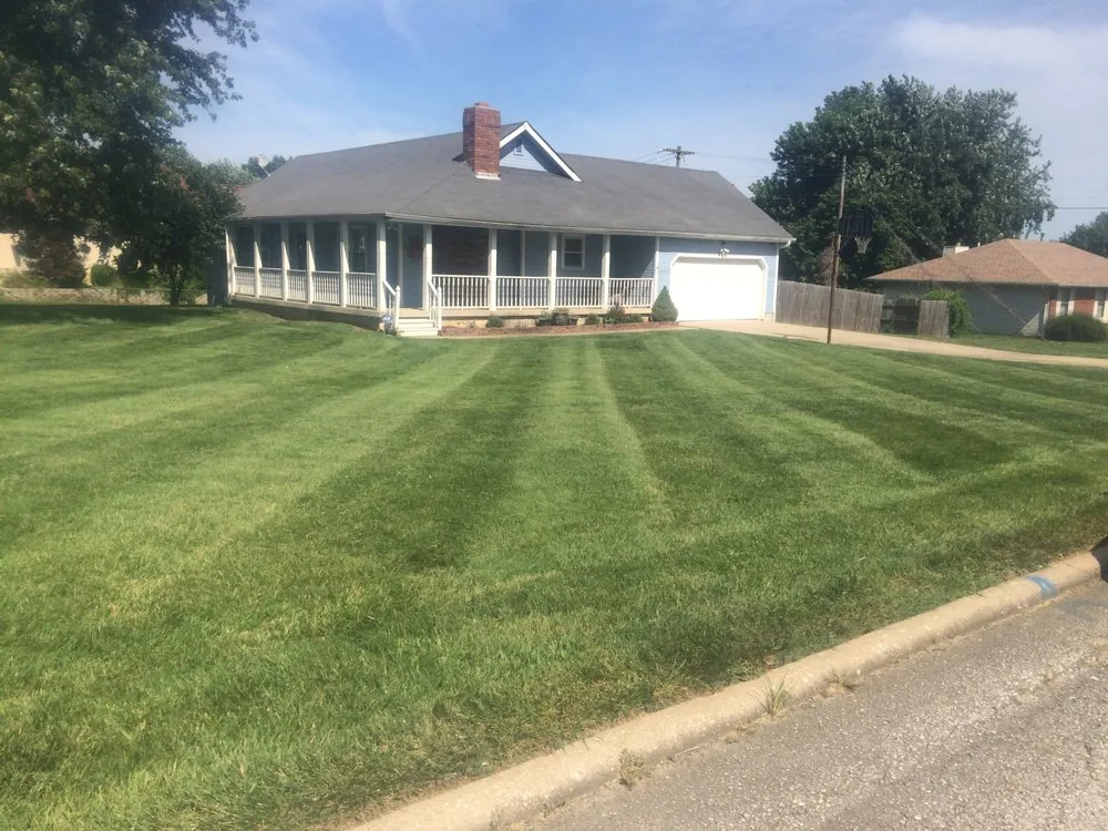Reliable yard maintenance in Springfield, MO by Elite Lawn Care