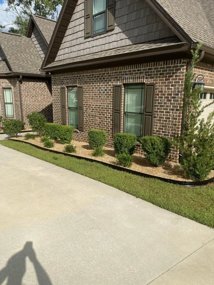 Local yard maintenance in Dothan, AL by Elite Lawn Management