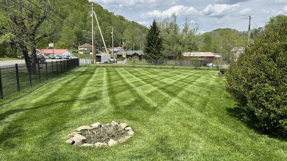 Expert landscaping services experts serving Vest, KY - Elite Lawn Service And Landscaping